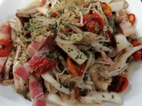 副菜に*きのことベーコンの炒め物